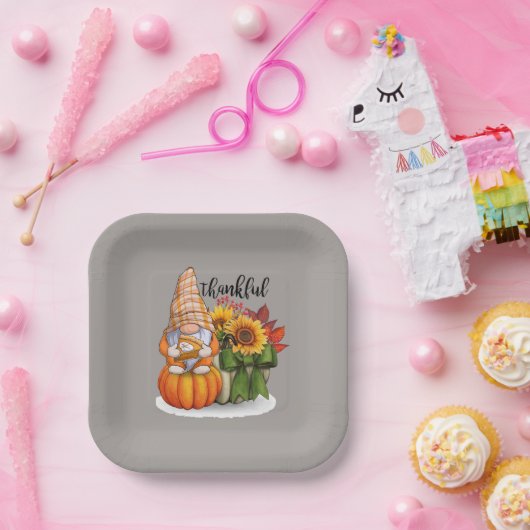 Cooler Erntedank-Gnome Pappteller (Party)