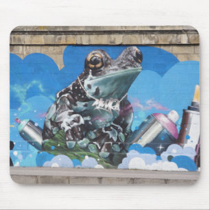 Cooler Frosch zwischen Spray Cans Graffiti Mousepad