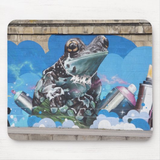 Cooler Frosch zwischen Spray Cans Graffiti Mousepad (Vorne)