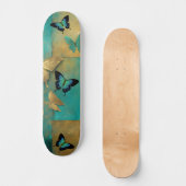 Cooler, gestörter Grunge Aquamariner Schmetterling Skateboard (Vorderseite)