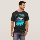 Cooler Haifischbecken Billard in Lounge Shark T-Shirt (Vorne ganz)
