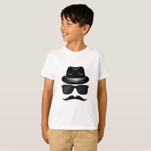 Cooler Hipster mit dem Schnurrbart, Hut und T-Shirt