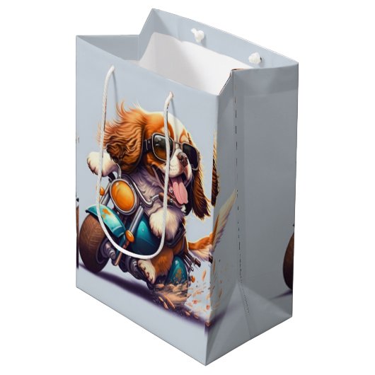 Cooler Hund, der eine Motorradgeschenktasche fährt Mittlere Geschenktüte (Vorderseite Schrägansicht)