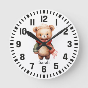 Cooler Individuelle Name Bär mit Kleidung und Hut Runde Wanduhr