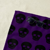 Cooler Individuelle Name Schwarz-weißes Lila Schäd Strandtuch (Beispiel)