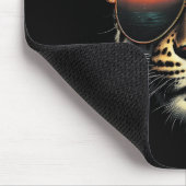 Cooler Leopard mit Sonnenbrille Stylischer Leopard Mousepad (Ecke)