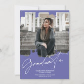 Cooler lila Blue-Graduate-Script-Foto-Abschluss Einladung (Vorderseite)