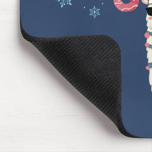 Cooler Llama in Weihnachtsmannmütze mit Schneefloc Mousepad (Ecke)