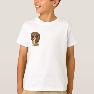 Cooler Löwe mit Sonnenbrille, der Saft trinkt, Kin T-Shirt
