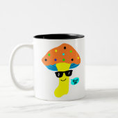 cooler niedlicher Pilz mit Brille Zweifarbige Tasse (Links)