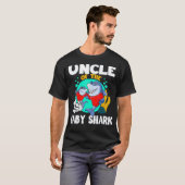 Cooler Onkel der sonnenverwöhnten Baby-Shark-Match T-Shirt (Vorne ganz)