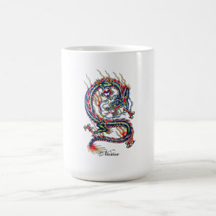 Cooler orientalischer roter Drache mit Kaffeetasse