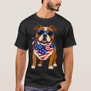 Cooler patriotischer englischer Bulldogge mit amer T-Shirt