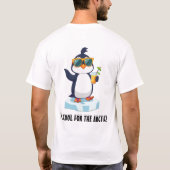 Cooler Pinguin mit Sonnenbrille und Tropengetränk T-Shirt (Rückseite)