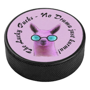 Cooler rosa Lama Hockey Puck - Kein Drama, nur Kar