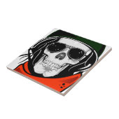 cooler Schädel mit Sonnenbrillen und Sturzhelm Fliese (Seite)