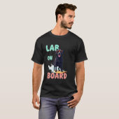 Cooler schwarzer Labrador-Surferhund T-Shirt (Vorne ganz)