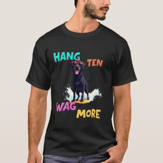 Cooler schwarzer Labrador-Wellensurfhund T-Shirt