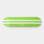 Cooler Skater Grüne weiße Streifen Mit Monogramm Skateboard (Horz)