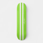 Cooler Skater Grüne weiße Streifen Mit Monogramm Skateboard (Front)