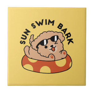 Cooler Sommerhund Floating - Niedliches Puppy Pool Fliese