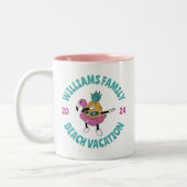 Cooler Sommerurlaub Ananas Familienreise Urlaub am Zweifarbige Tasse (Links)