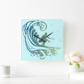 Cooler Surfer mit Aquamarinen Wellen des blauen Oz Quadratische Wanduhr (Zuhause)