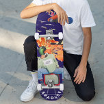 Cooler Surreal Funny Einzigartiger Personalisierte Skateboard<br><div class="desc">Cool Surreal Funny Unique Custom Personalisiert Name Skateboard zeigt Ihren personalisierten Namen in der modernen Typografie auf einer lustigen Collage von Autos, Flugzeug, Enten, Blume, Vögeln und eine Person. Personalisieren Sie diese, indem Sie den Text in dem dafür vorgesehenen Textfeld bearbeiten. Geben Sie Ihrem Lieblingskateboarder zu Weihnachten, Geburtstag oder Ihrer...</div>