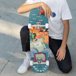Cooler Surreal Funny Einzigartiger Personalisierte Skateboard<br><div class="desc">Cool Surreal Funny Unique Custom Personalisiert Name Skateboard zeigt Ihren personalisierten Namen in der modernen Typografie auf einer lustigen Collage von Autos, Flugzeug, Enten, Blume, Vögeln und eine Person. Personalisieren Sie diese, indem Sie den Text in dem dafür vorgesehenen Textfeld bearbeiten. Geben Sie Ihrem Lieblingskateboarder zu Weihnachten, Geburtstag oder Ihrer...</div>