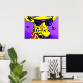 Cooler Typ Giraffe in Sonnenbrille. bearbeitbar Poster (Heimbüro)