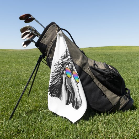 Cooler Unicorn mit Regenbogensonnenbrillen Golfhandtuch (Gras)