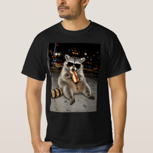 Cooler Waschbär isst Hot Dog City Nacht T-Shirt