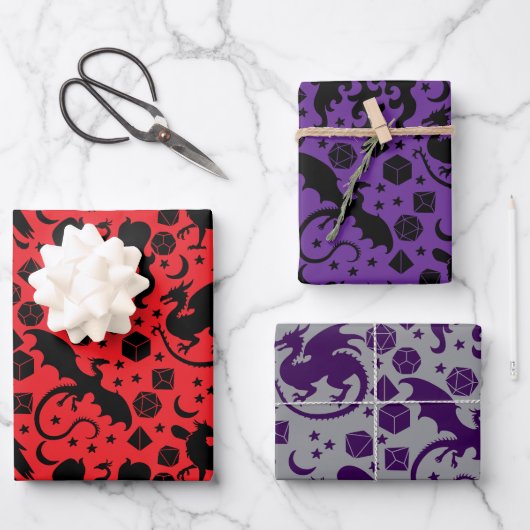 Cooler Whimsischer Drache & Würfel als Lila und ro Geschenkpapier Set (Vorderseite)
