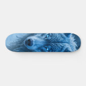 Cooler Wolf Mit Leuchtend Blauen Augen Skateboard (Horizontal)
