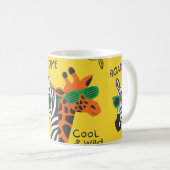 Cooler Zebra und Giraffe mit Brille auf gelb b Kaffeetasse (VorderseiteRechts)