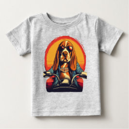 Cooles Basset-Hundbiker bei Sonnenuntergang Baby T-shirt