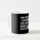 Cooles Bauers-Großvater-Antriebs-Traktor-Shirt Kaffeetasse (Vorderseite Links)