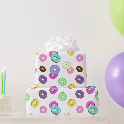 Cooles, buntes Donuts-Muster weiß Geschenkpapier (Partygeschenke)