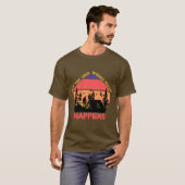 Cooles Camping aus Gitterkunst. T-Shirt (Vorne ganz)
