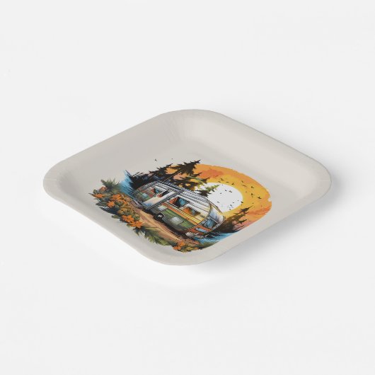 Cooles Camping liebt Party Pappteller (Gewinkelt)