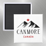 Cooles Canmore - Kanada - Ahornblättern Magnet<br><div class="desc">Zeigt zwei Berggipfel,  darunter Canmore und Kanada,  und oben ein kanadisches Ahornblatt. Cooles Schwarz-Rot-Design,  Retro und modern zugleich. Für diejenigen,  die Liebe zu Ski und Snowboard in Canmore,  ein attraktiver Winterspielplatz in Alberta's Rocky Mountains,  westlich von Calgary. Phantastische Erinnerungen an Ihren Urlaub.</div>