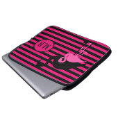 Cooles Flamingo Schwarz/Rosa Streifen Monogramm Laptopschutzhülle (Vorne Knopf)