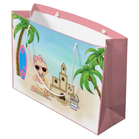 Cooles Girl Beach Baby mit Sandcastle und Surfboar Große Geschenktüte (Rückseite Schrägansicht)