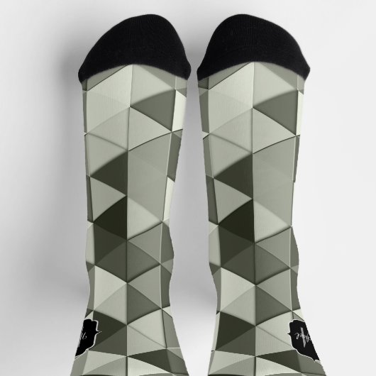 Cooles Graustufendreieck-geometrisches Monogramm Socken (Oben)