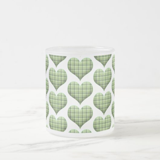 Cooles grünes Weiß Herz St.Patrick's Day Holiday Mattglastasse (Mittel)