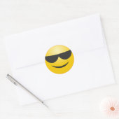 Cooles Lächeln mit Sonnenbrille lustige Emoji Runder Aufkleber (Umschlag)