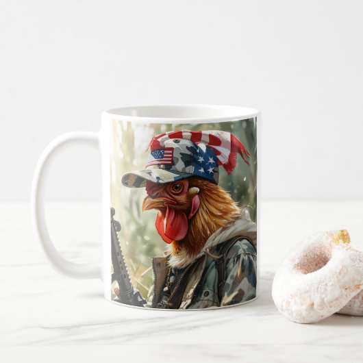 Cooles MAGA-Hühnchen mit Gun Camouflage Cap Rooste Kaffeetasse (Mit Donut)