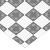 Cooles, modernes Boho Schwarz-Weiß-Muster Kariert Kurzer Tischläufer (Ecke)