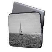 Cooles modernes Foto von Segelbooten im Sommer Laptopschutzhülle (Vorderseite Links)