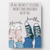 Cooles modernes Paar Him & Ihre Beine in Sneakers Fotoplatte (Vorderseite)